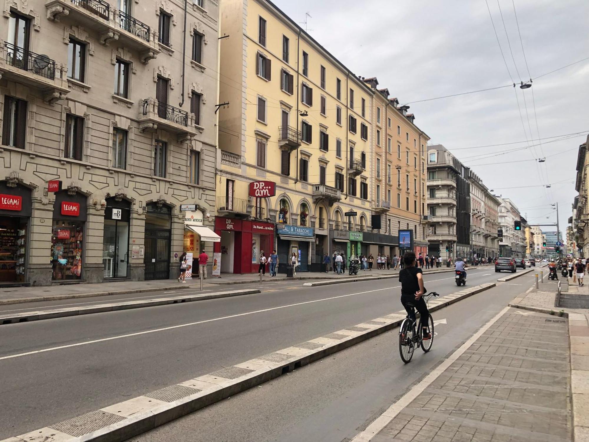Mansarda Di Nolo-Mm Pasteur-Red Line Lägenhet Milano Exteriör bild